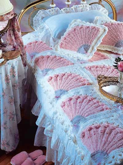 Lady's Fan Coverlet and Pillow